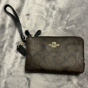 Coach Double Corner Small Zip Wristlet in brown/black